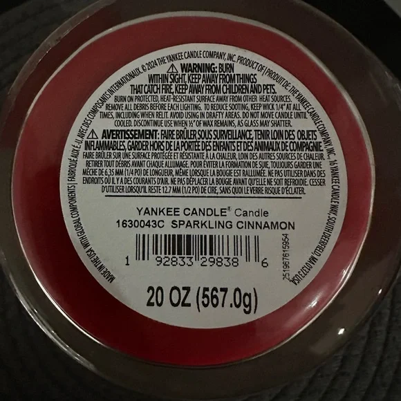 ✨New✨ Yankee Candle: Red Sparkling Cinnamon- Double Wick (20oz) - Picture 3 of 3
